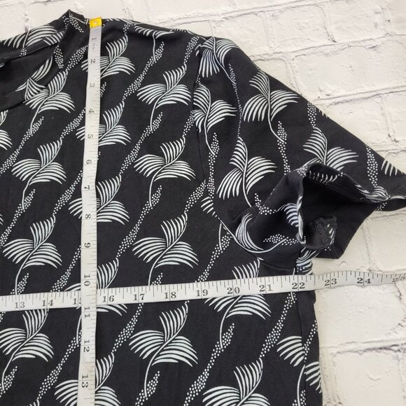 Express mens black with white print crewneck tee shirt size XL - Picture 3 of 9